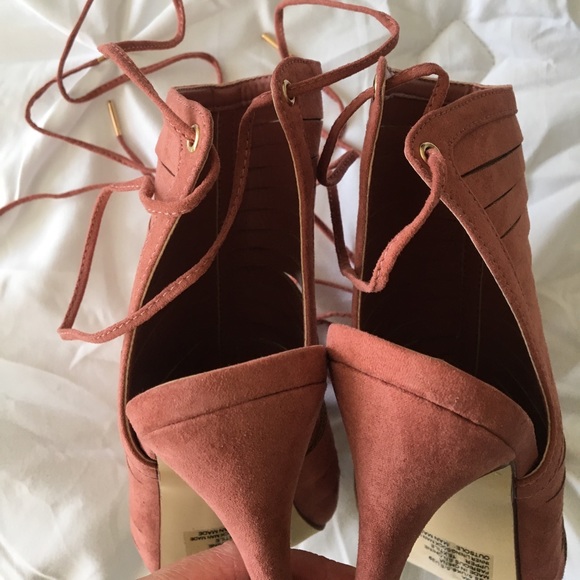 Shoe Dazzle | Laced up open toe sandals - Picture 5 of 6